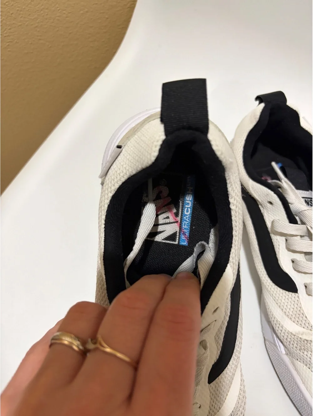 Vans ultrarange shoes